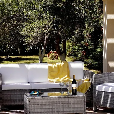 Kefalonia Sleeps 4 With Pool Air Con And Wifi Κεφαλονιά