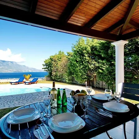Βίλα Kefalonia Sleeps 4 With Pool Air Con And Wifi