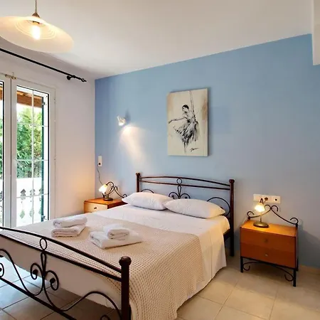 Βίλα Kefalonia Sleeps 4 With Pool Air Con And Wifi