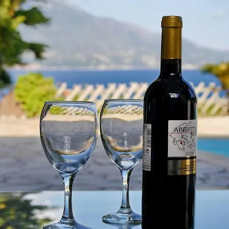 Βίλα Kefalonia Sleeps 4 With Pool Air Con And Wifi *