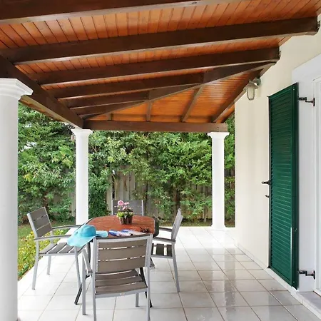 Kefalonia Sleeps 4 With Pool Air Con And Wifi 빌라
