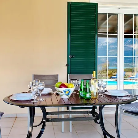 Kefalonia Sleeps 4 With Pool Air Con And Wifi 케팔로니아